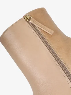 BEŻOWE KOWBOJKI NA ŚREDNIM HEGO'S MILANO