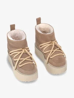 BEŻOWE ŚNIEGOWCE NA PLATFORMIE INUIKII