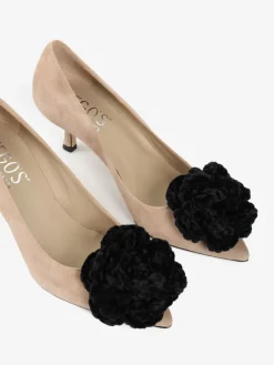 BEŻOWE SZPILKI Z KWIATEM HEGO'S MILANO