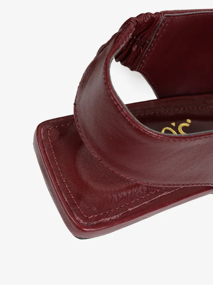 BORDOWE SZPILKI HEGO'S MILANO