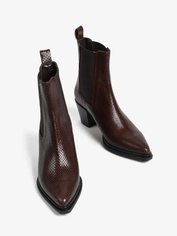 BOTKI NA SŁUPKU HEGO'S MILANO