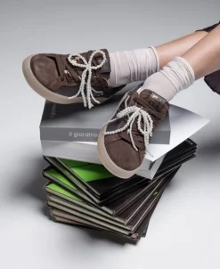 BRĄZOWE SNEAKERSY GIO+