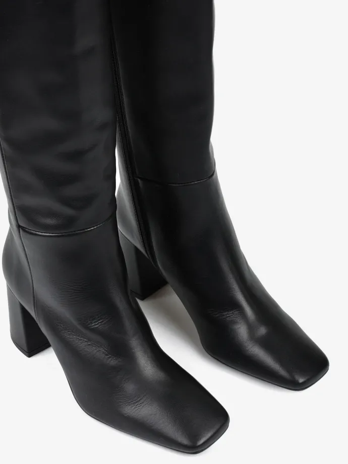 CZARNE KOZAKI NA SŁUPKU HEGO'S MILANO