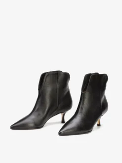 KLASYCZNE BOTKI W SZPIC HEGO'S MILANO