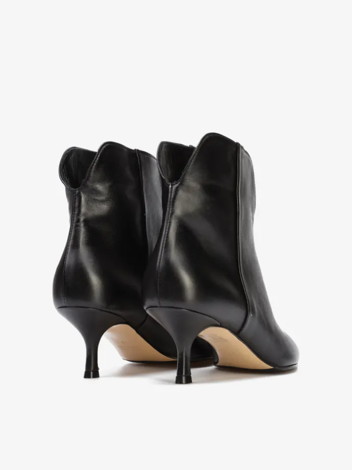 KLASYCZNE BOTKI W SZPIC HEGO'S MILANO