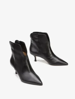 KLASYCZNE BOTKI W SZPIC HEGO'S MILANO