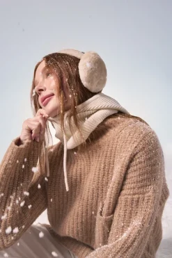 KREMOWE NAUSZNIKI EMU