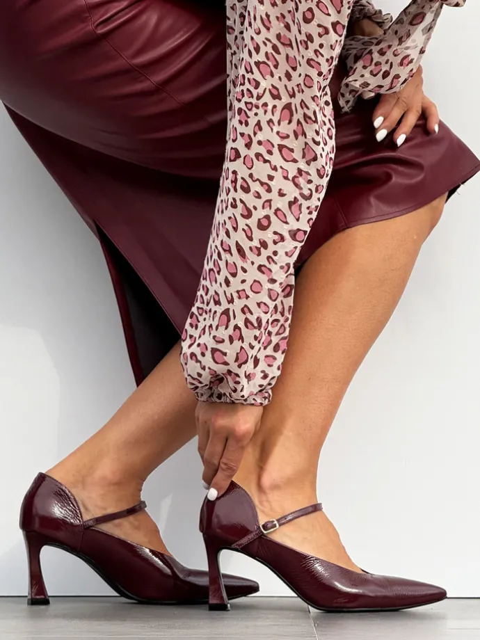 LAKIEROWANE SZPILKI W SZPIC HEGO'S Milano