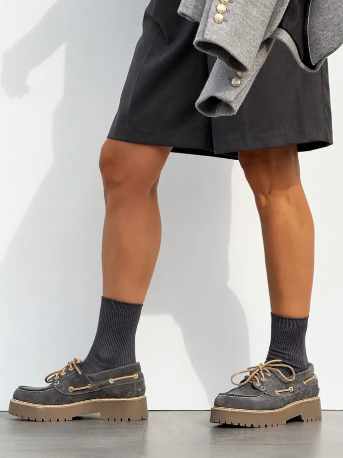 PÓŁBUTY NA GRUBEJ PODESZWIE HEGO'S Milano