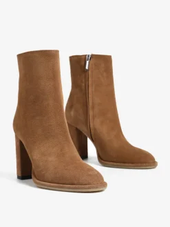 ZAMSZOWE BOTKI NA OBCASIE HEGO'S MILANO