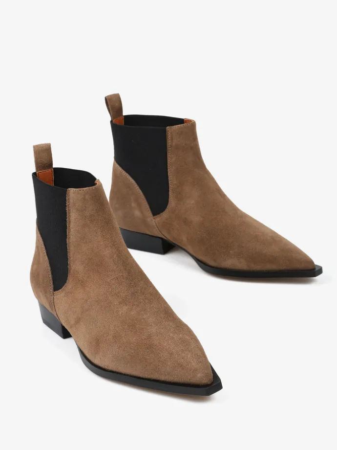 ZAMSZOWE SZTYBLETY NA PŁASKIEJ PODESZWIE HEGO'S MILANO